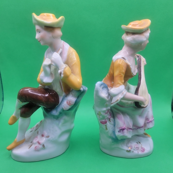 Colonial Style Vintage Porcelain Figurines - Picture 2 of 8